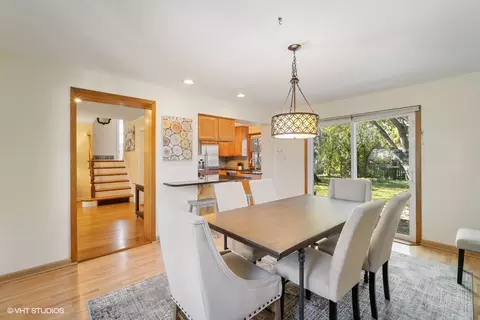 932 Echo Ln, Glenview, IL 60025 photo 4