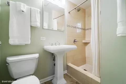 932 Echo Ln, Glenview, IL 60025 photo 9