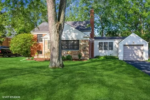 932 Echo Ln, Glenview, IL 60025