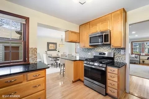 932 Echo Ln, Glenview, IL 60025 photo 6