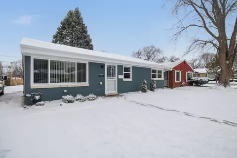 9804 S Maplewood Ave, Evergreen Park, IL 60805