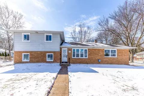 1455 Erie St, Elgin, IL 60123