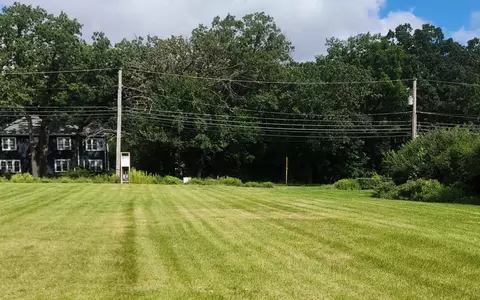 659 E Maple Ave, Mundelein, IL 60060