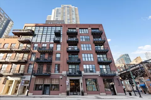 300 W Grand Ave #302, Chicago, IL 60654