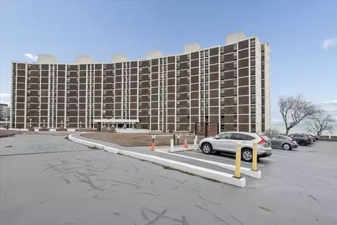 1500 Sheridan Rd #6H, Wilmette, IL 60091