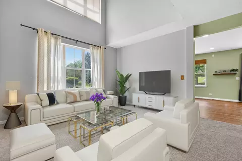 Living - 522 Horizon Dr, Bartlett, IL 60103 photo 1 of 6