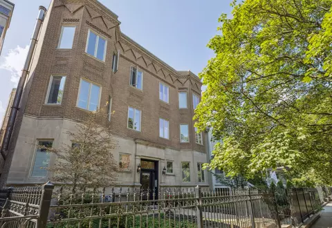 1441 W Cuyler Ave #3E, Chicago, IL 60613