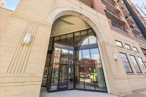 833 W 15th Pl #907, Chicago, IL 60607