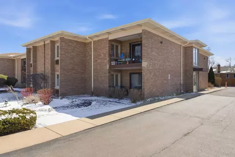 483 N Larch Ave #204W, Elmhurst, IL 60126