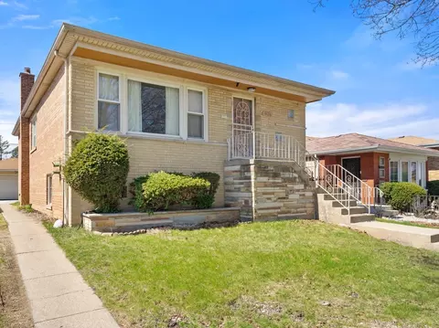 9126 S Oglesby Ave, Chicago, IL 60617