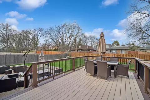 Exterior - 3122 Sandy Ln, Glenview, IL 60026 photo 5 of 7