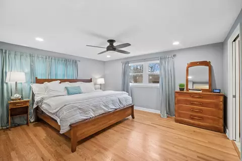 Bedroom - 3122 Sandy Ln, Glenview, IL 60026 photo 1 of 2
