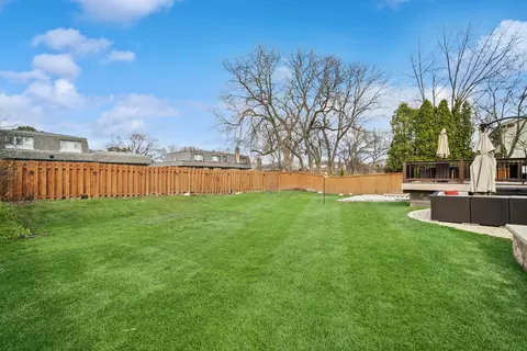 Exterior - 3122 Sandy Ln, Glenview, IL 60026 photo 3 of 7
