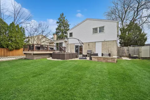 Exterior - 3122 Sandy Ln, Glenview, IL 60026 photo 4 of 7