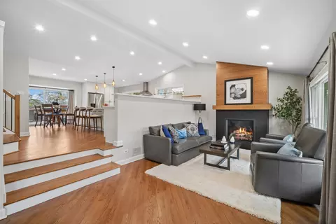 Living - 3122 Sandy Ln, Glenview, IL 60026 photo 1 of 3