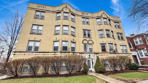 6204 N Claremont Ave #2, Chicago, IL 60659