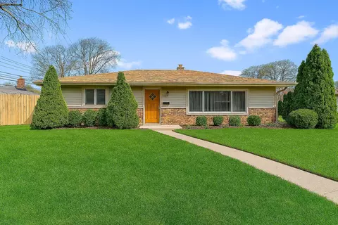 9966 S California Ave, Evergreen Park, IL 60805