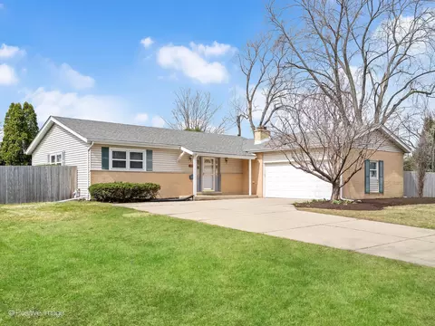 7102 Beechnut Ln, Darien, IL 60561
