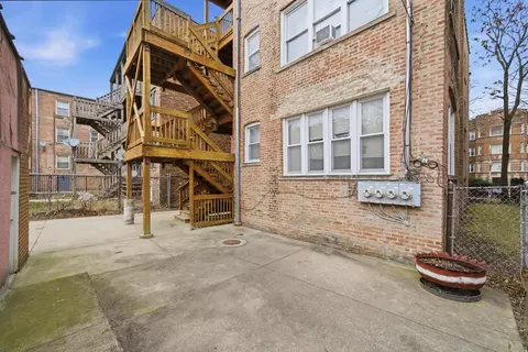 Exterior - 7634 S Phillips Ave, Chicago, IL 60649 photo 4 of 5