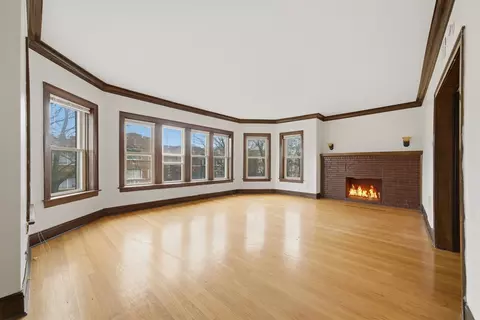 Living - 7634 S Phillips Ave, Chicago, IL 60649 photo 1 of 4