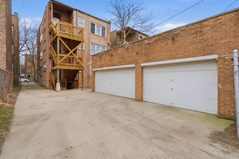 Exterior - 7634 S Phillips Ave, Chicago, IL 60649 photo 3 of 5