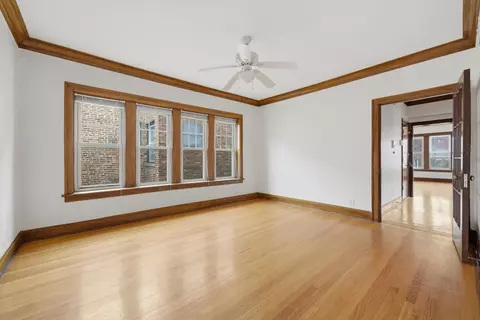 Living - 7634 S Phillips Ave, Chicago, IL 60649 photo 4 of 4