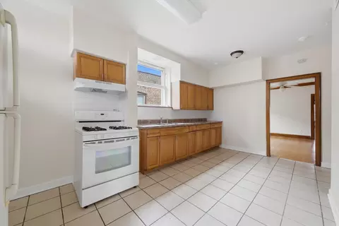 Kitchen - 7634 S Phillips Ave, Chicago, IL 60649 photo 2 of 2