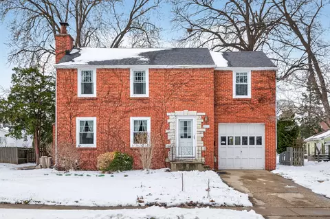 827 N 10th St, Dekalb, IL 60115