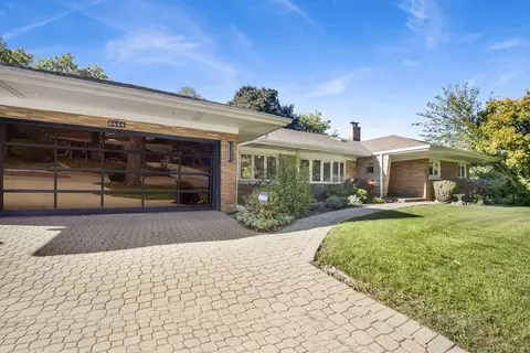 6444 N Knox Ave, Lincolnwood, IL 60712