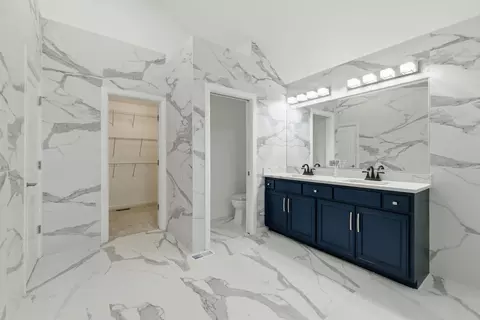 Bath - Undisclosed, Elgin, IL 60124 photo 4 of 6
