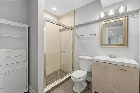 Bath - Undisclosed, Elgin, IL 60124 photo 6 of 6
