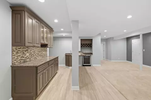 Entry Way - Undisclosed, Elgin, IL 60124 photo 6 of 7