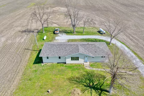676 Swan Pond Rd, Jacob, IL 62950