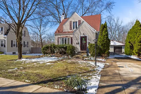 300 S Cumberland Pkwy, Des Plaines, IL 60016