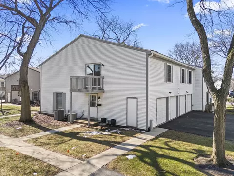 1675 Valley Forge Ct #A, Wheaton, IL 60189 photo 18
