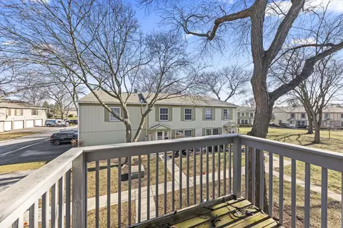 1675 Valley Forge Ct #A, Wheaton, IL 60189 photo 8