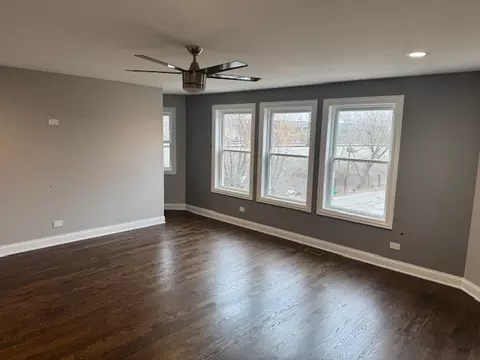 Living - 656 E 101st St, Chicago, IL 60628 photo 3 of 4