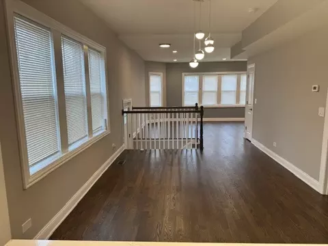 Living - 656 E 101st St, Chicago, IL 60628 photo 1 of 4
