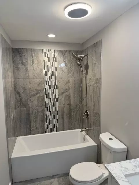 Bath - 656 E 101st St, Chicago, IL 60628 photo 5 of 5