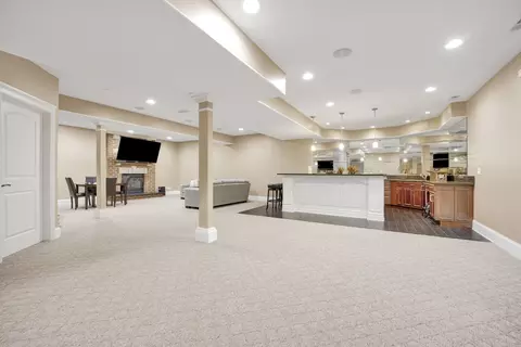 Living - 2323 Douglas Ave, Des Plaines, IL 60018 photo 1 of 2