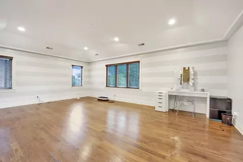 Bedroom - 2323 Douglas Ave, Des Plaines, IL 60018 photo 1 of 7