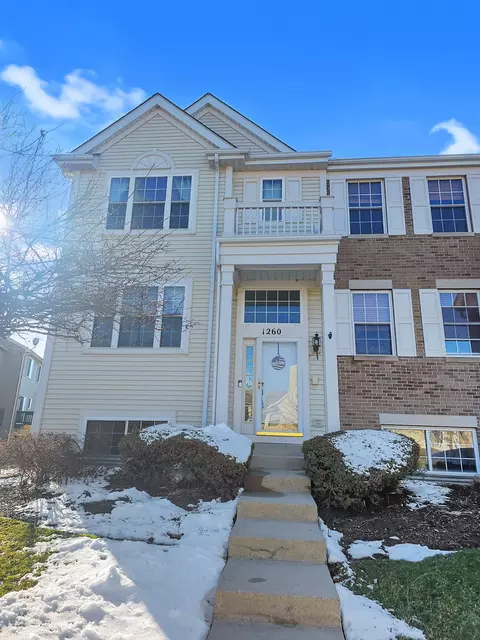1260 Derry Ln, Pingree Grove, IL 60140