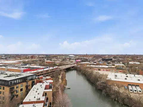 View/Area - 2307 W Wolfram St #312, Chicago, IL 60618 photo 1 of 6