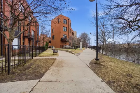 Exterior - 2307 W Wolfram St #312, Chicago, IL 60618 photo 9 of 9