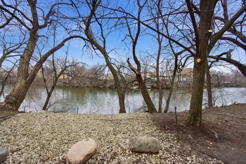 View/Area - 2307 W Wolfram St #312, Chicago, IL 60618 photo 6 of 6
