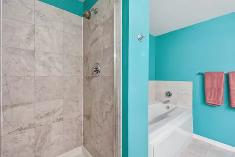 Bath - 2307 W Wolfram St #312, Chicago, IL 60618 photo 3 of 3