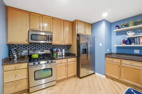 Kitchen - 2307 W Wolfram St #312, Chicago, IL 60618 photo 2 of 3