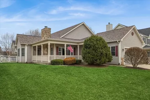 1774 Briggs St, Sycamore, IL 60178