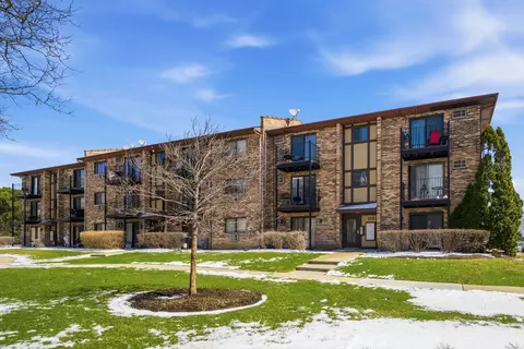 110 Klein Creek Ct #3C, Carol Stream, IL 60188