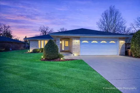 11008 84th Pl, Willow Springs, IL 60480